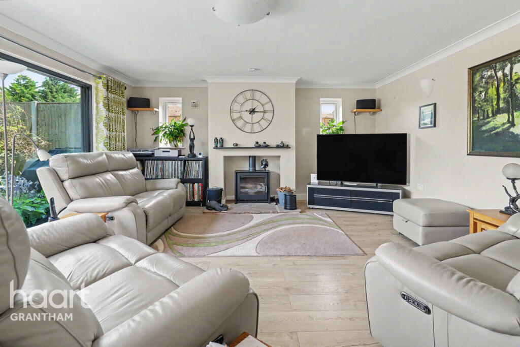House in South Kesteven, Hougham - More