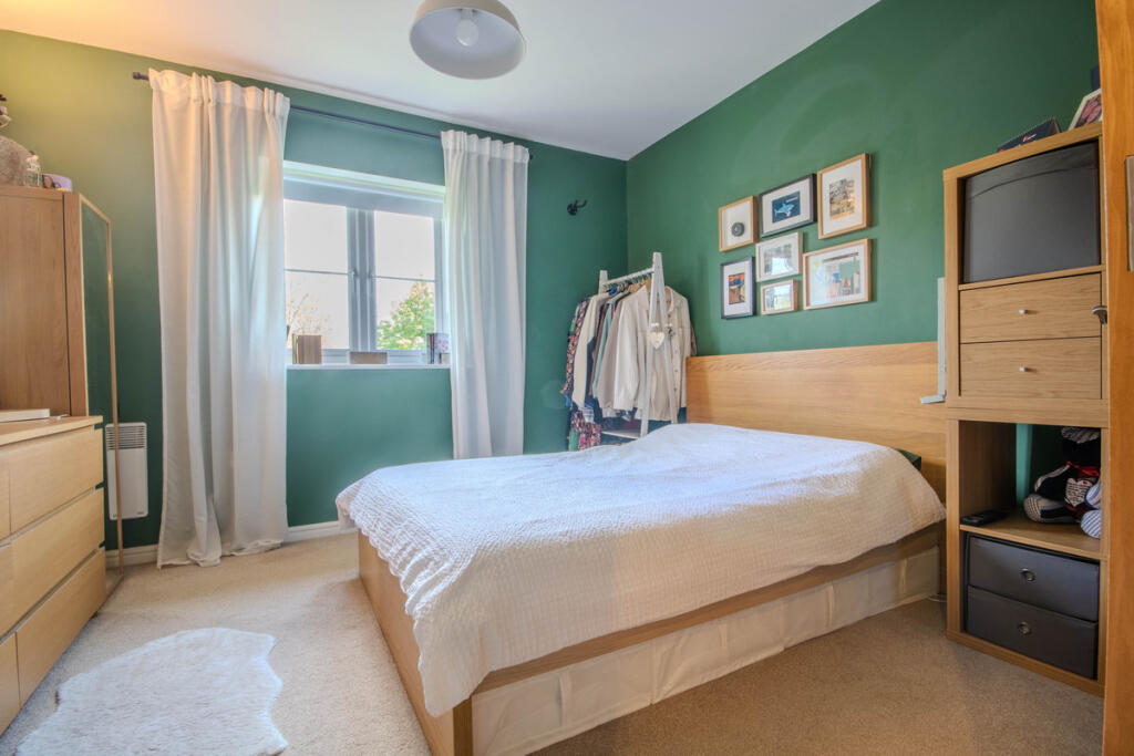 Apartment in Cardiff, Pentwyn - View 3