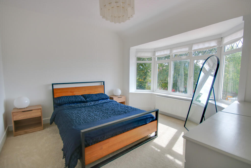 House in Southampton - More