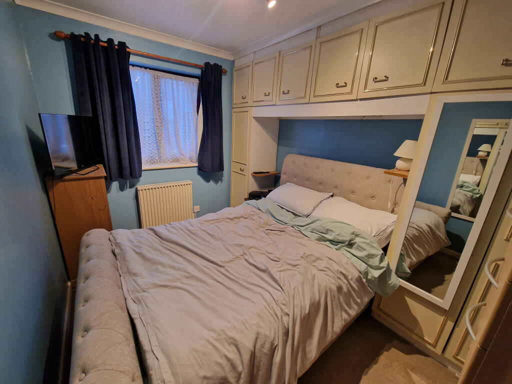 Apartment in Yeovil, Somerset - More