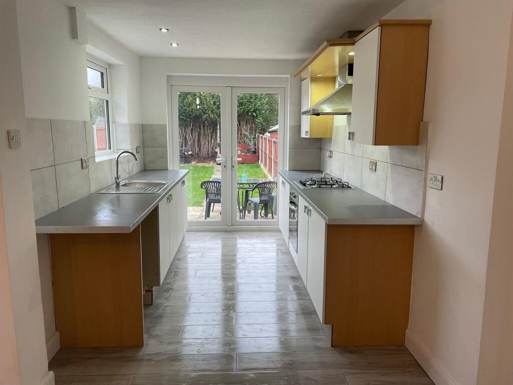 Main image of property: Wilford Crescent, Nottingham, NG11
