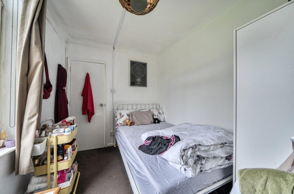 4 bedroom semi-detached house for rent