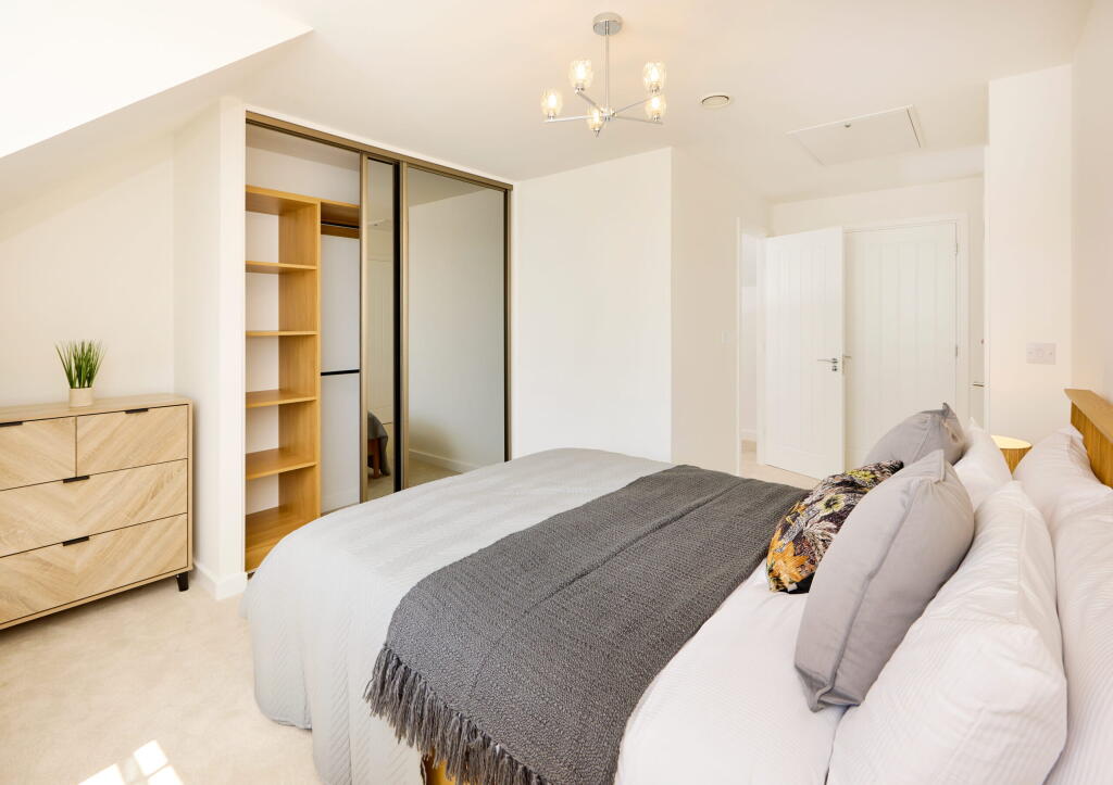 House in Theale, West Berkshire - View 2