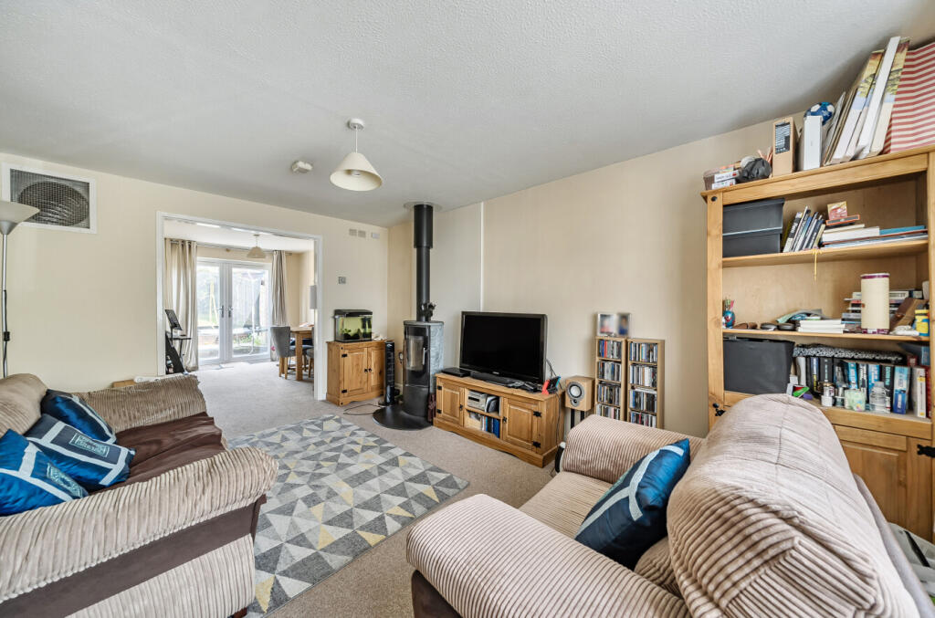 House in Wokingham, Emmbrook - View 3