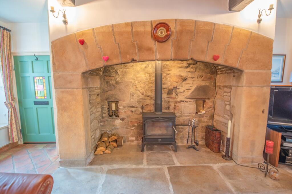 10 Beck Side, Carleton, North Yorkshire BD23 3ET - View 6