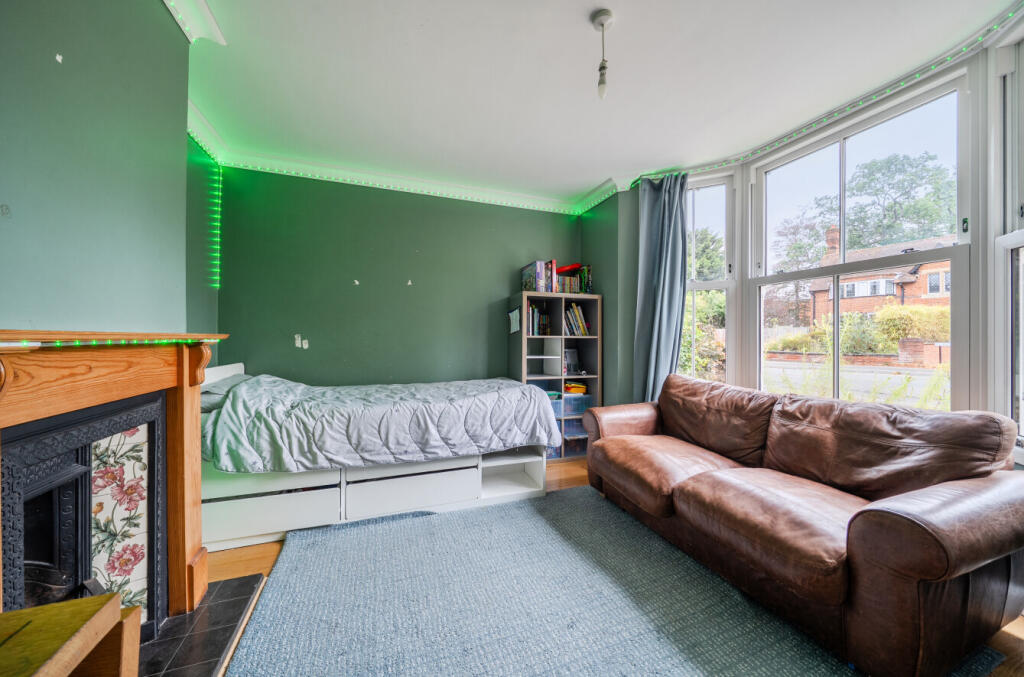 House in Binfield, Bracknell Forest - More