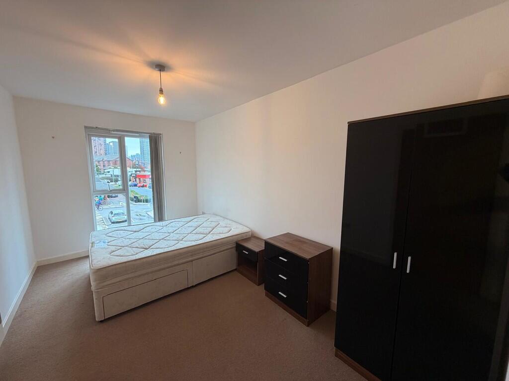 Apartment in Manchester - View 4