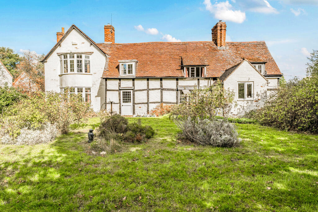 4-bed detached on Napleton Lane, Kempsey, Worcester, £400,000
