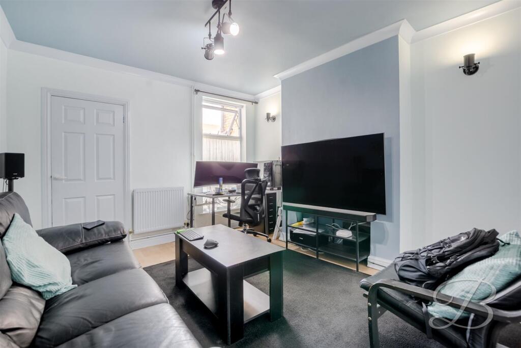 House in Mansfield, Ladybrook - View 2