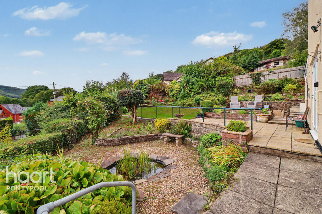 House in Newport - View 5