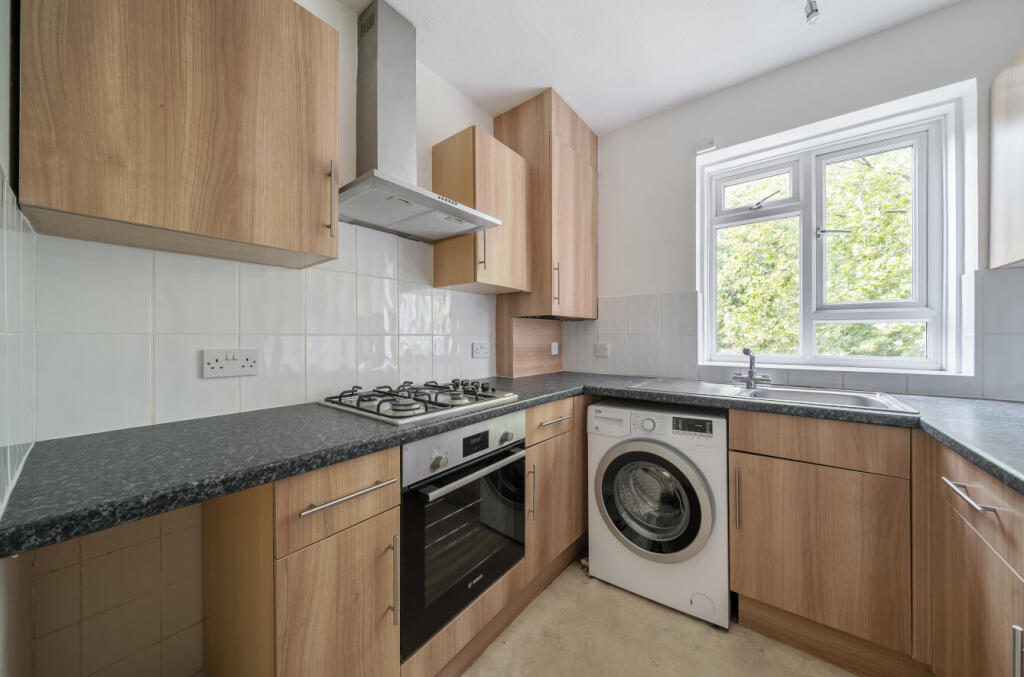Apartment in Brighton, Withdean - View 4
