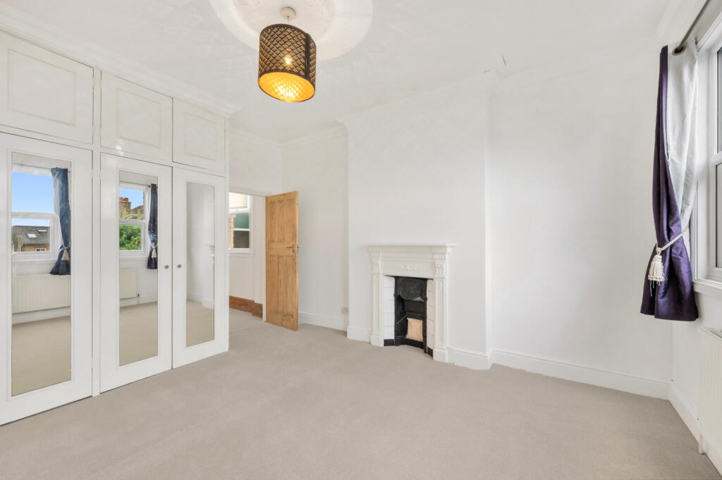 Apartment in Kingston upon Thames - View 5