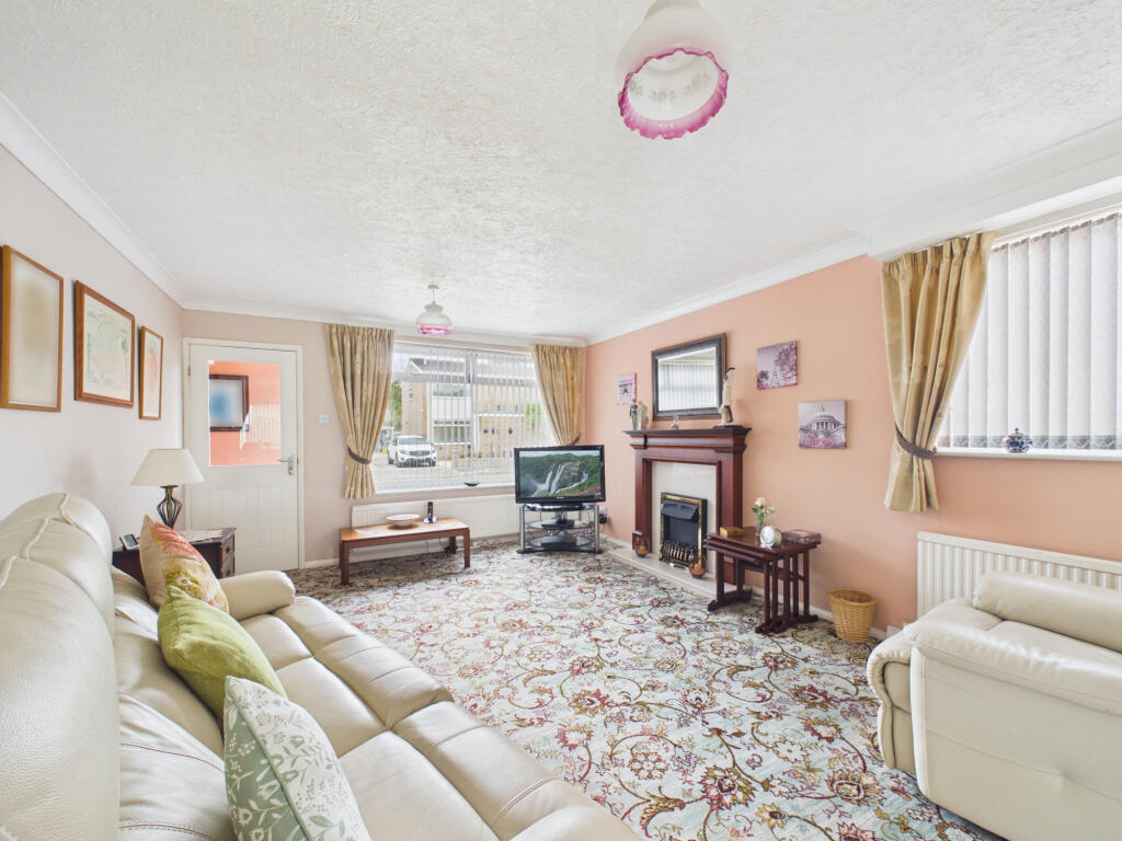 Eden Drive,  Hull, HU8 photo 4