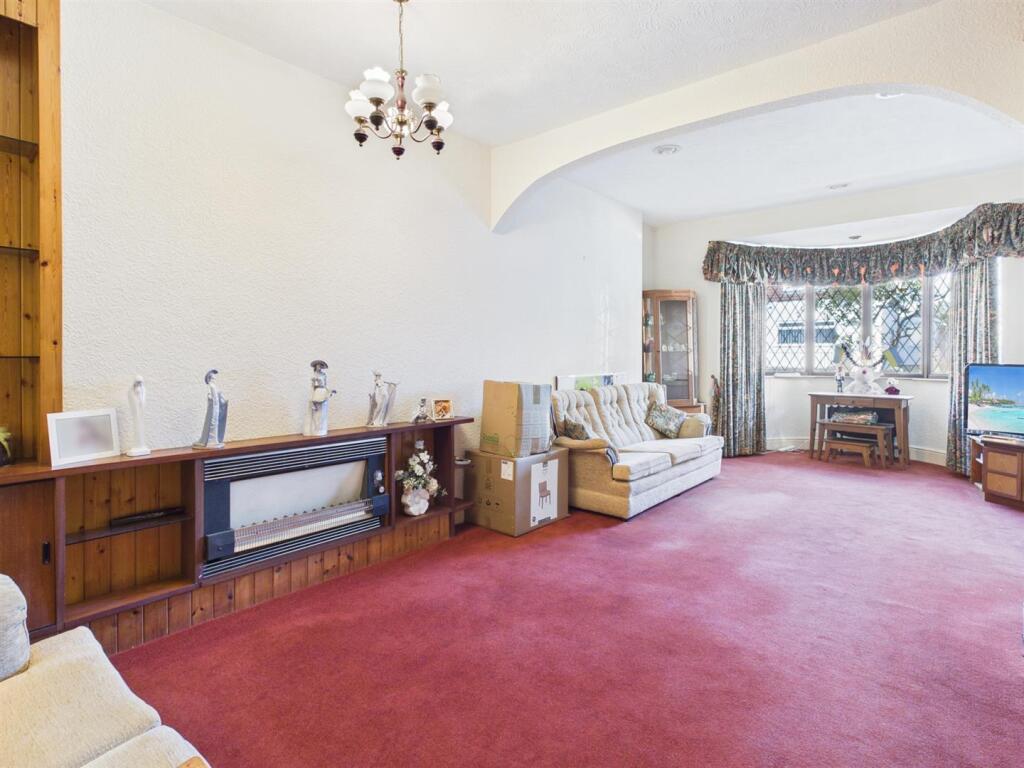 House in Bridgend, Kenfig Hill - View 4