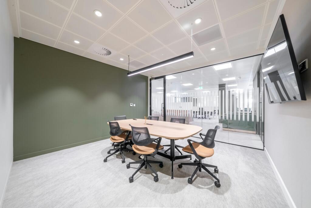 1 Edmund Gardens, 121 Edmund Street - 2nd Floor Fitted Suite