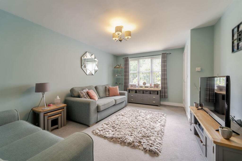 House in Mansfield, Warsop - View 2