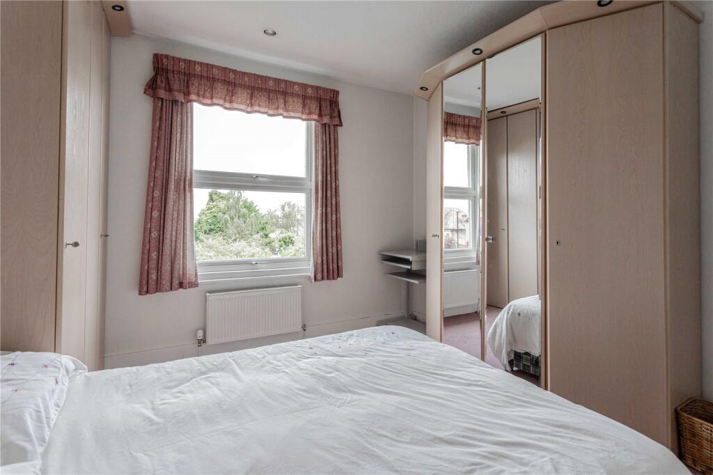 House in London - View 5