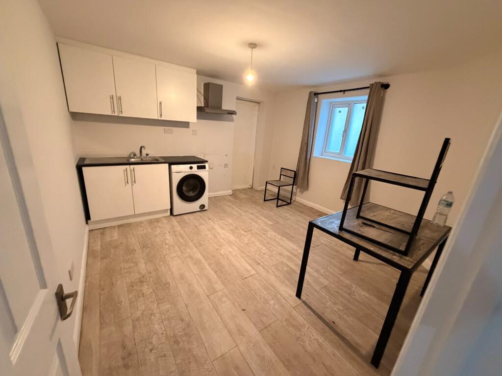 Main image of property: London, IG4