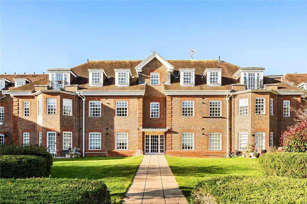 Main image of property: Ravens Court, Castle Village, Berkhamsted, Hertfordshire, HP4
