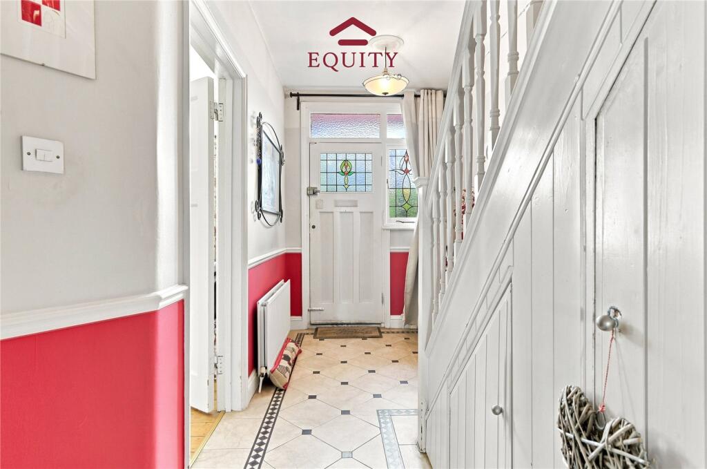 House in Enfield, Bush Hill Park, Southbury - View 4