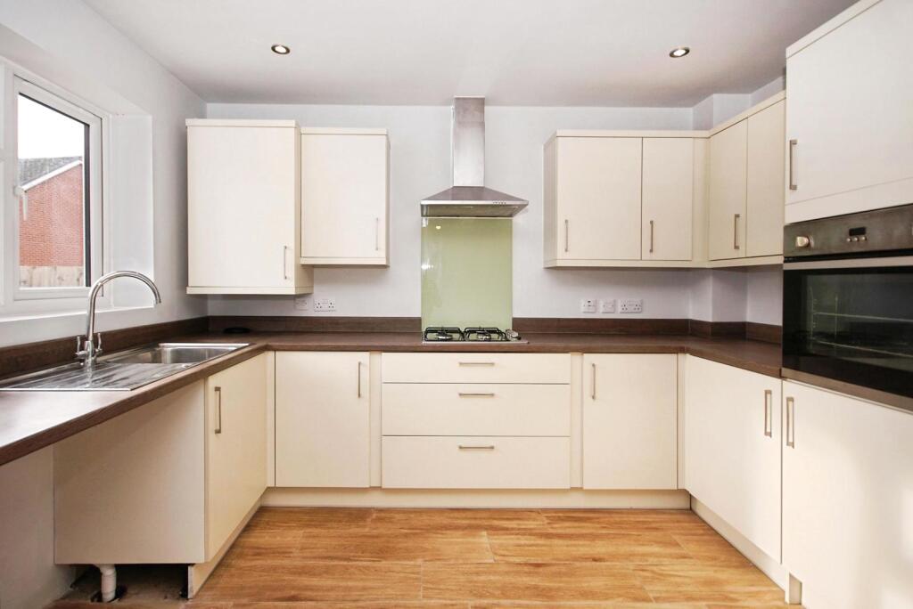 House in Stroud, Hinton - View 4