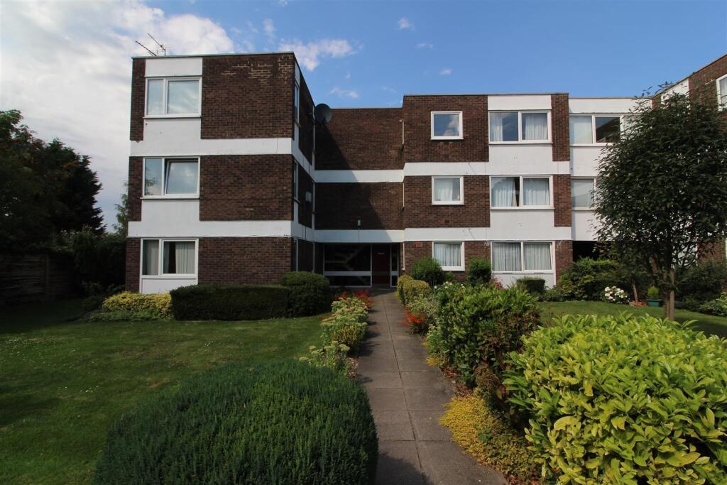 1-bed flat on Inglemire Avenue, Hull, £45,000