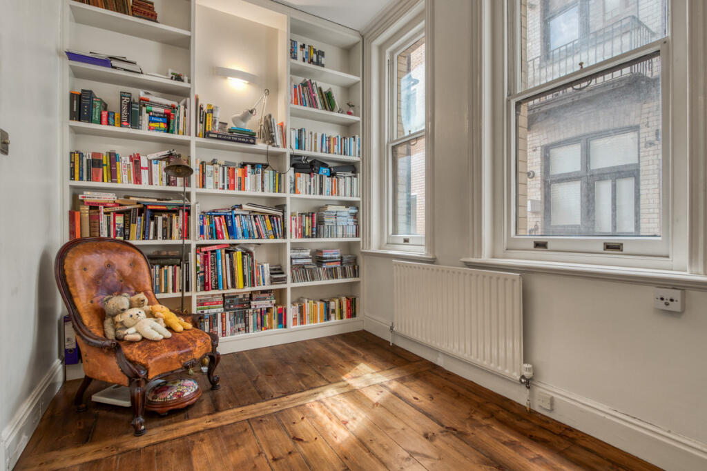 Apartment in London - View 5