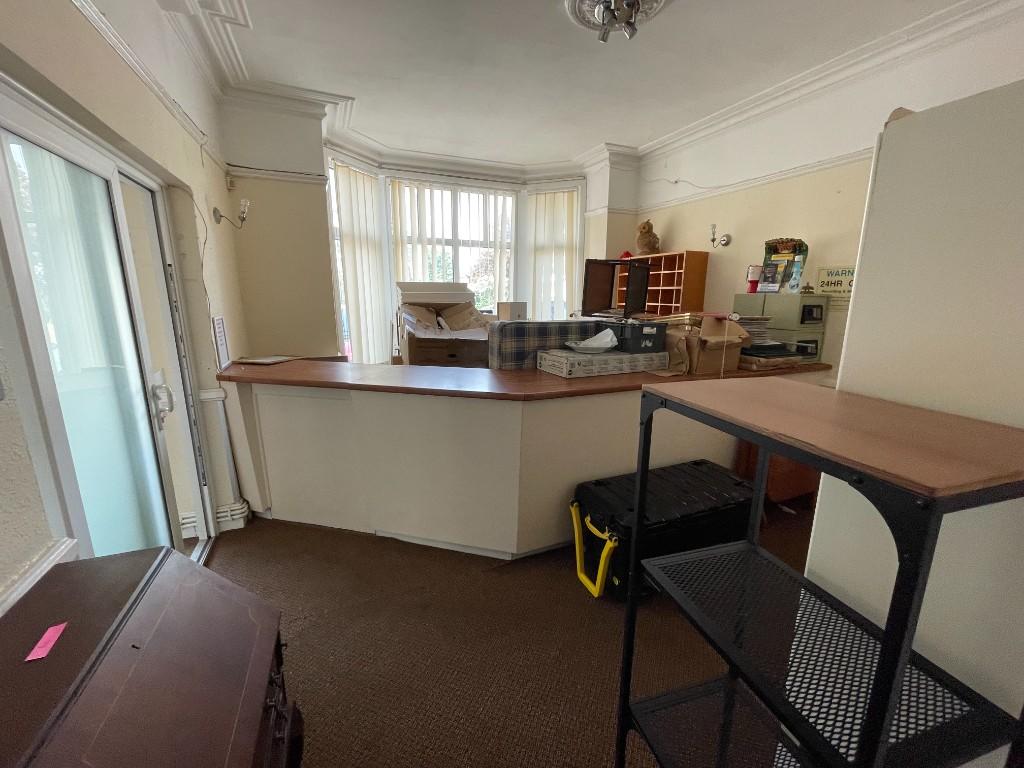 Grosvenor Road, Westcliff-On-Sea, Essex, SS0 photo 3
