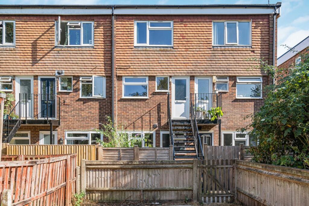 Main image of property: Weydon Lane, Farnham, Surrey, GU9
