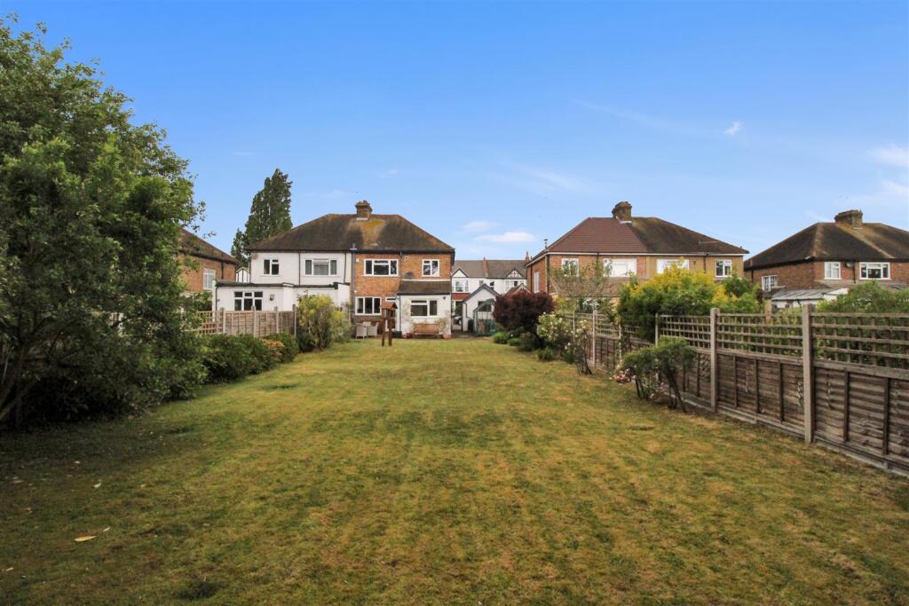 Heatherside Road, West Ewell photo 2