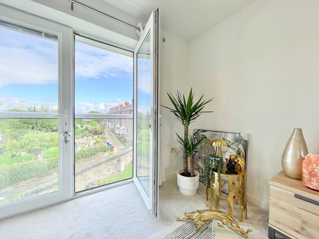 Apartment in Stockport, Greater Manchester - View 3