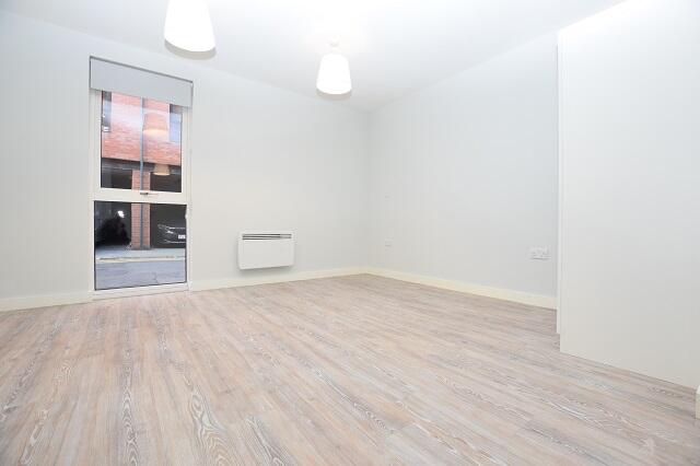 Apartment in Sheffield, South Yorkshire - More