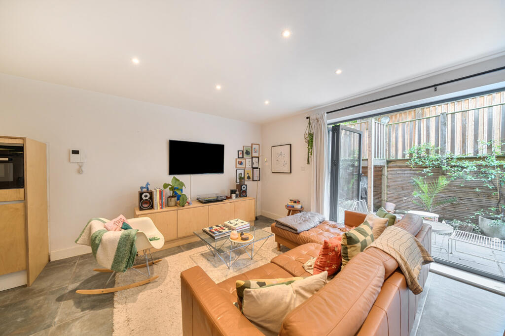 Main image of property: Kinsale Road, London