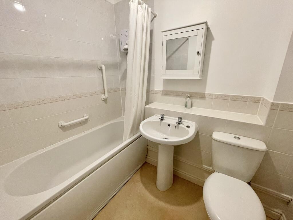 HAGLEY - Stuarts Court photo 4