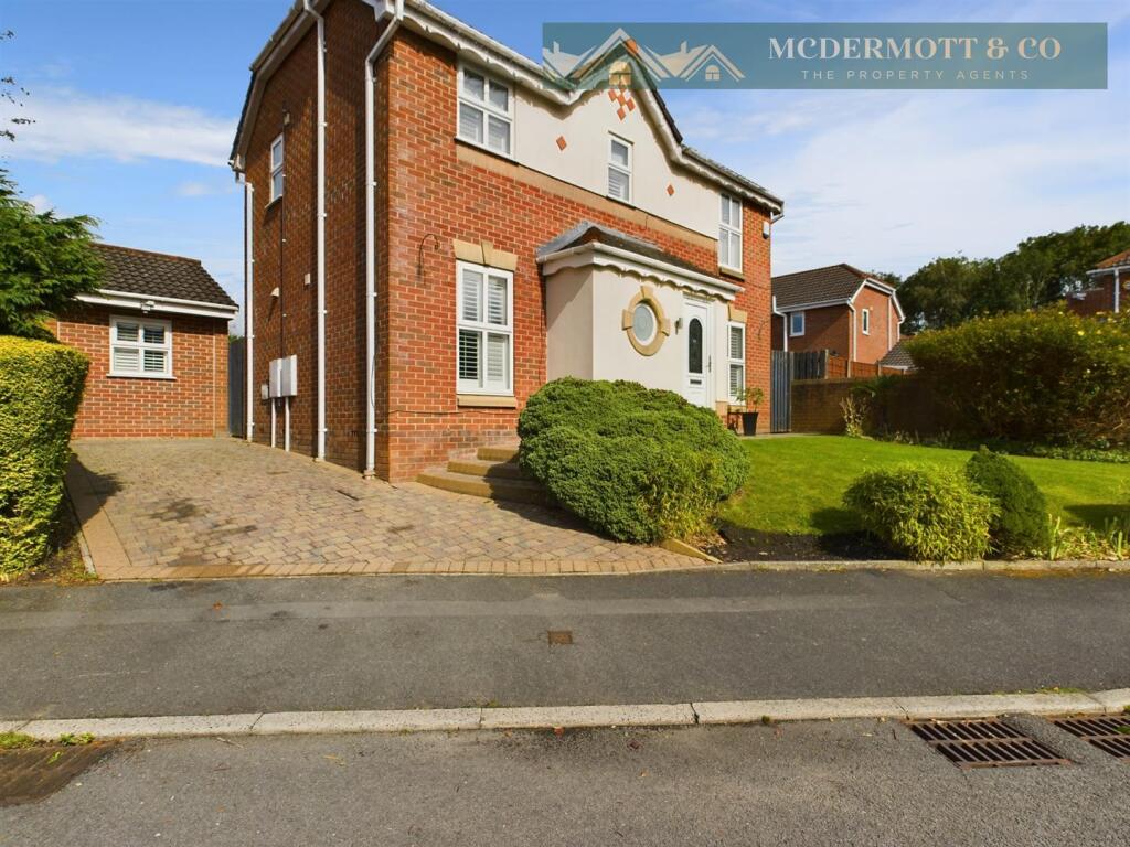 3-bed detached on Yewdale Drive, Failsworth, £440,000