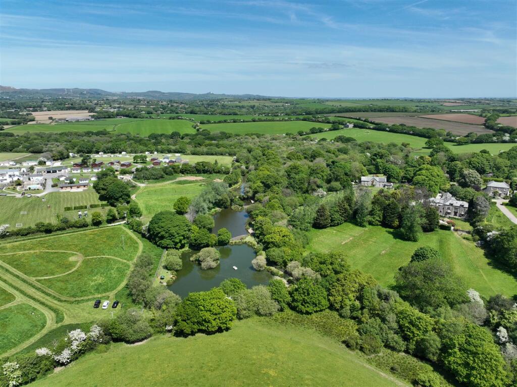 House in Plymouth - View 4