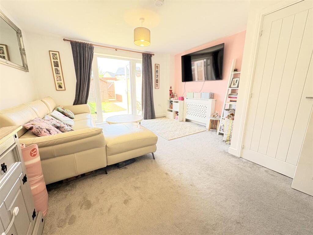 Bluebell Way, Whiteley photo 4