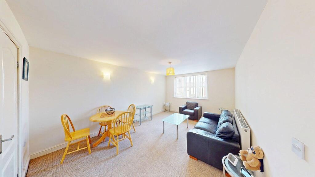 Apartment in Bolton, Daisy Hill - View 2