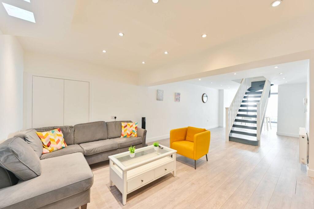 Main image of property: St John's Hill, Clapham Junction, London, SW11