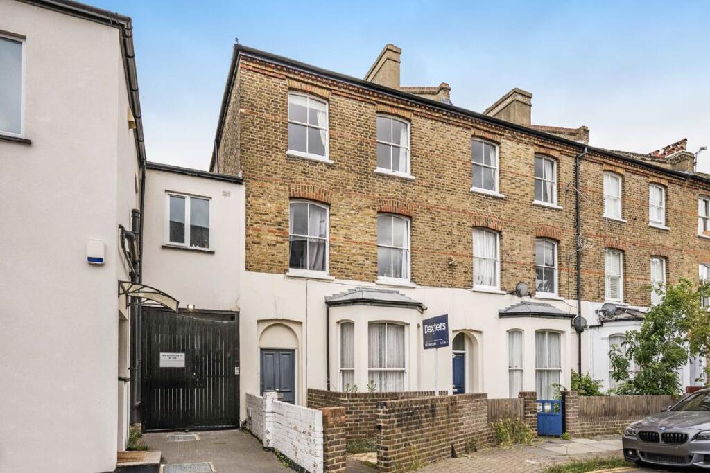 Main image of property: Charteris Road, London