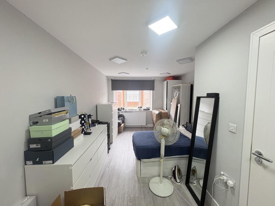 Apartment in Sutton - View 5