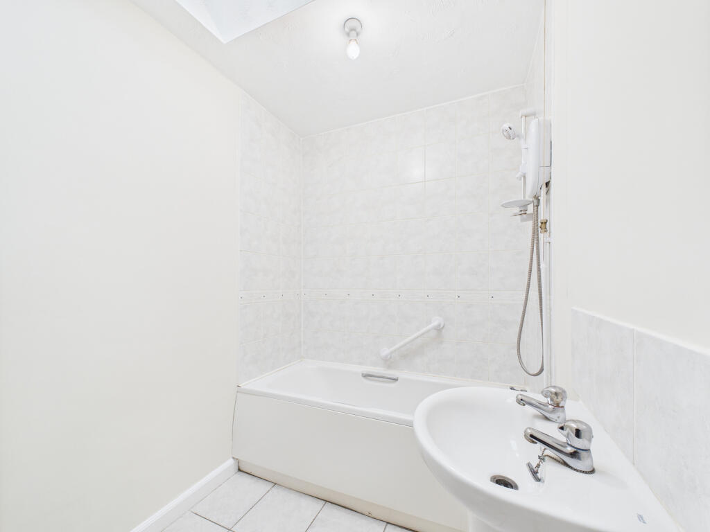 Wilbert Grove, Beverley, Yorkshire, HU17 - View 6