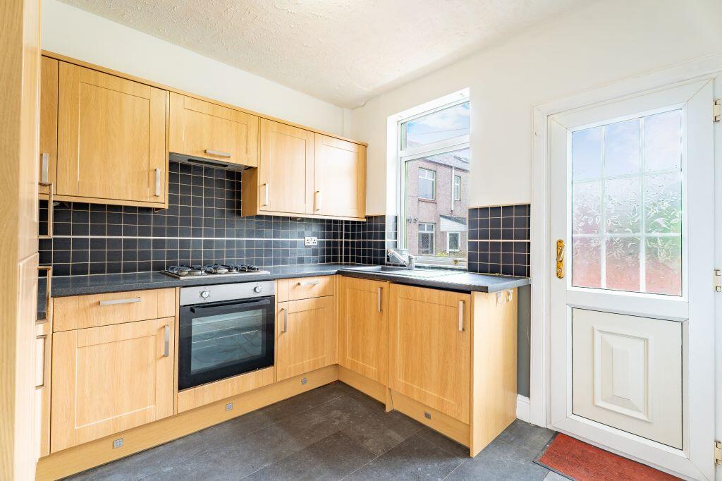 31 Blackdales Avenue, Largs, KA30 8HU photo 4