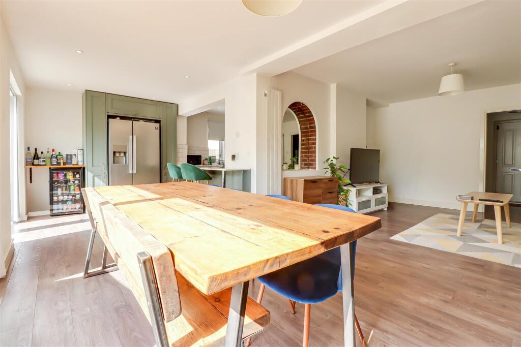 House in Southend-on-Sea - View 3