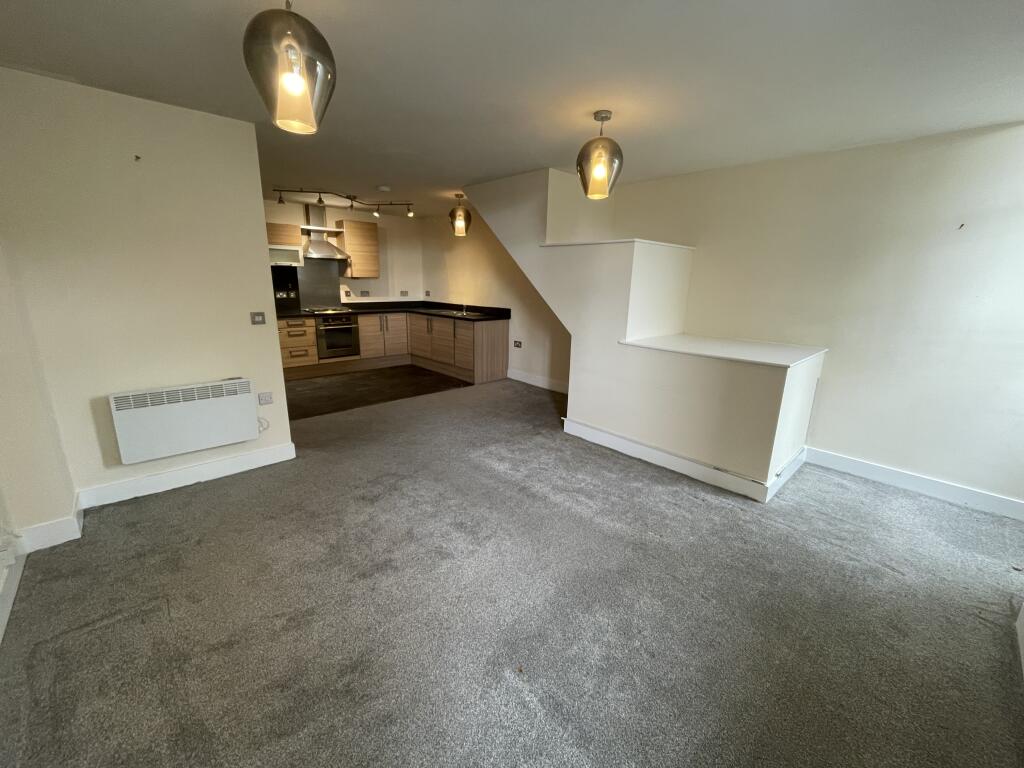 Apartment in Kirklees, West Yorkshire - View 4