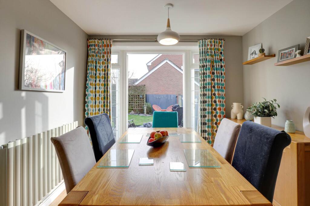 Bensgrove Close, Woodcote, South Oxfordshire - View 5
