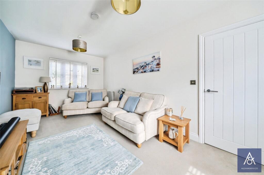 House in Brackley, West Northamptonshire - View 6