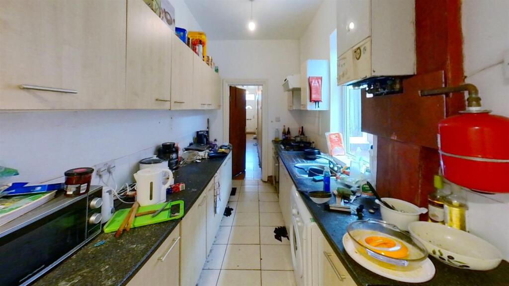 House in Birmingham, West Midlands - View 3