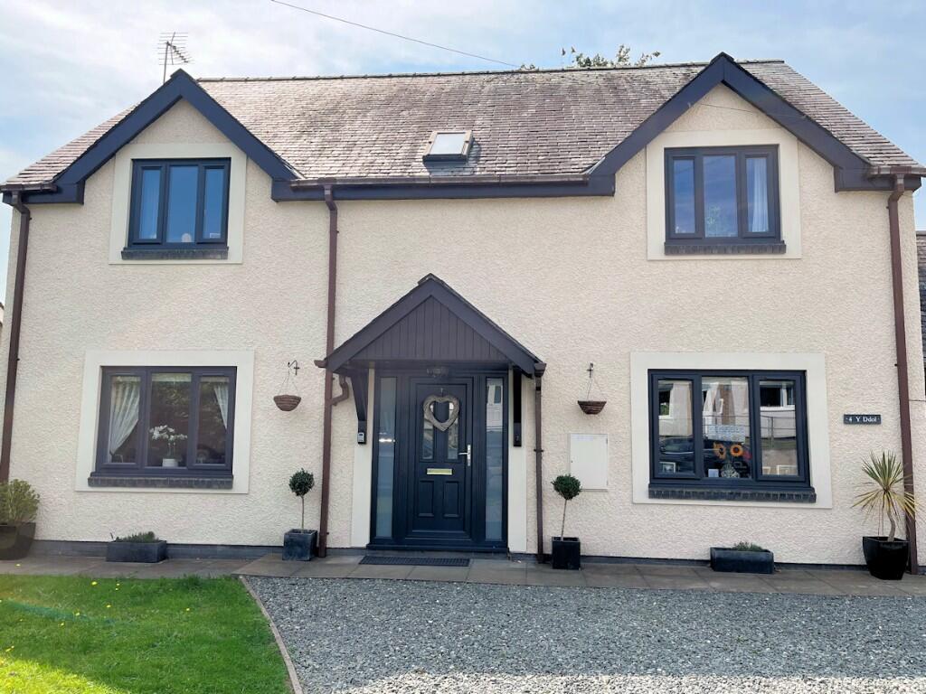 Main image of property: 4 Y Ddol , Bryncrug Gwynedd LL36 9PR
