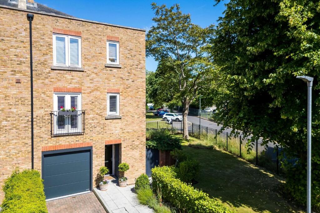 House in Portsmouth - View 4